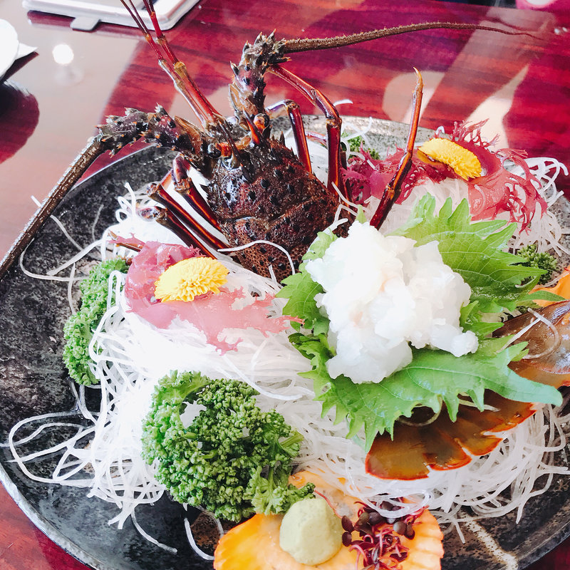 伊勢海老のお造り(珊瑚礁)