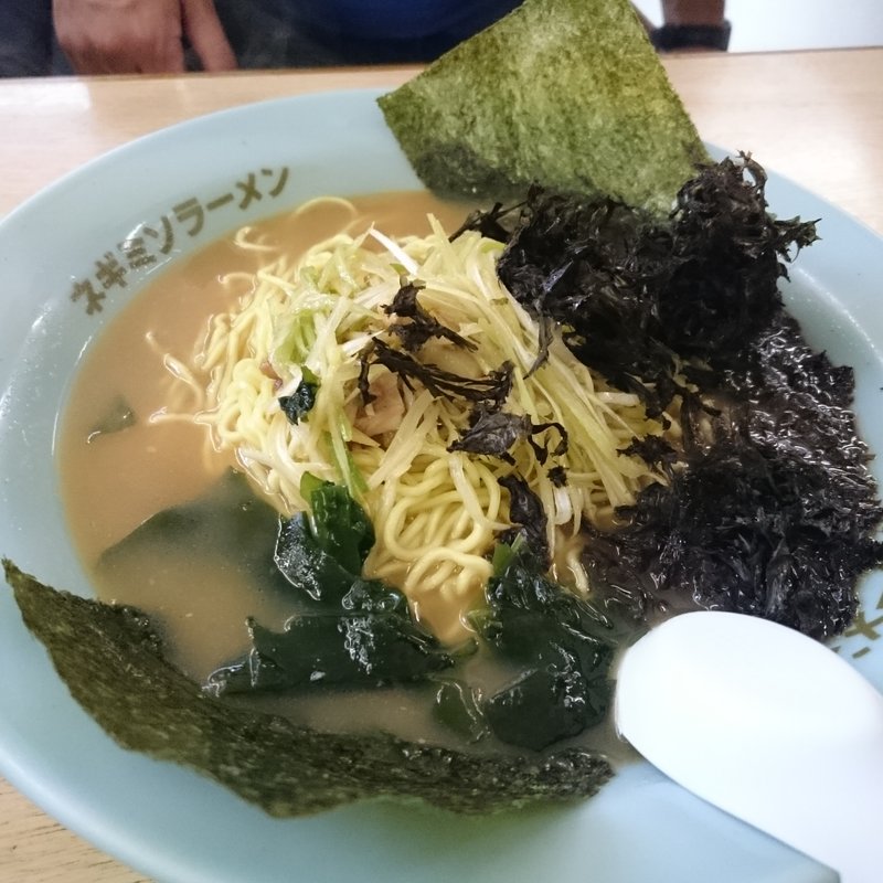 ネギラーメン （ 中 ） ＋ 岩のり(ラーメンショップ 前ヶ崎店  )