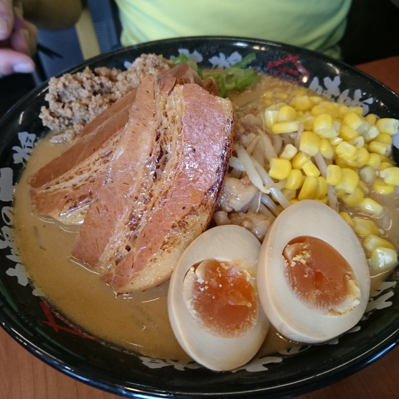 匠味 ぜいたく盛り 味噌らぁめん(味噌の匠味 三郷店)