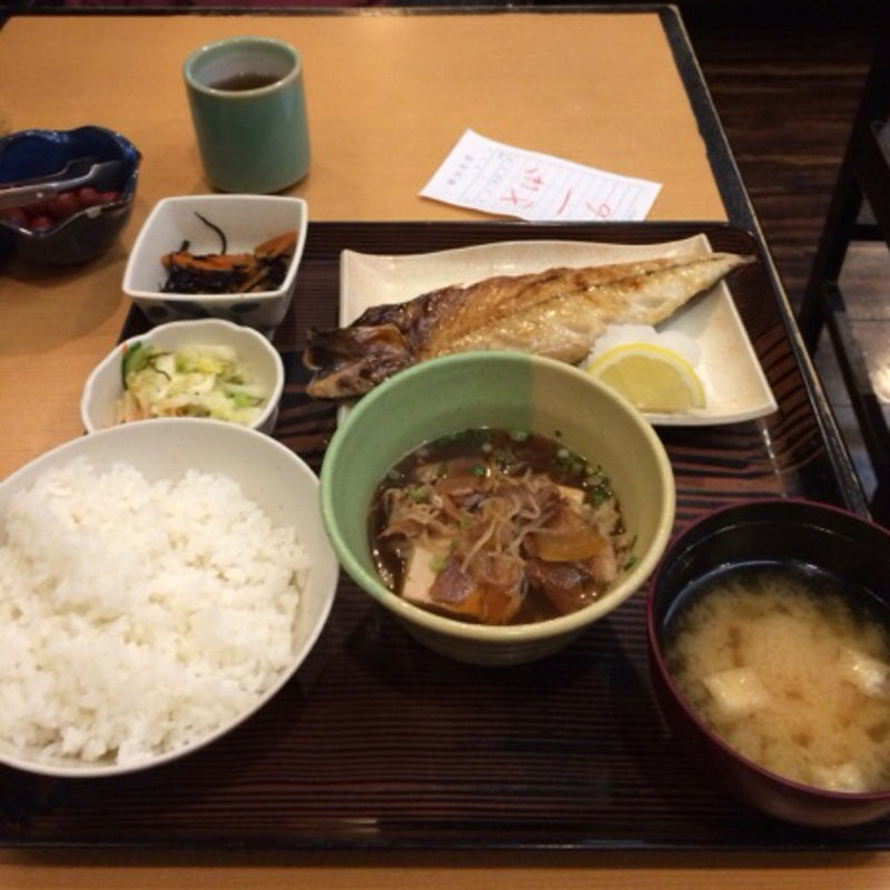 焼き鯖と肉豆腐定食(魚と地酒 升亀 MASU‐KAME 品川店)