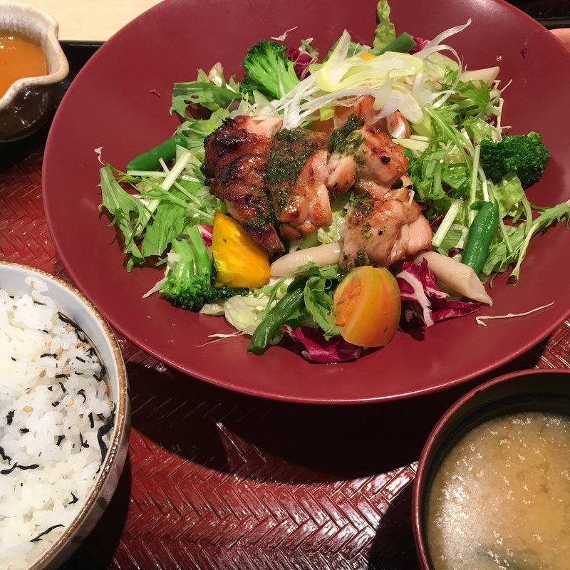 彩り野菜バジルチキン定食(大戸屋 稲毛ワンズモール店 )