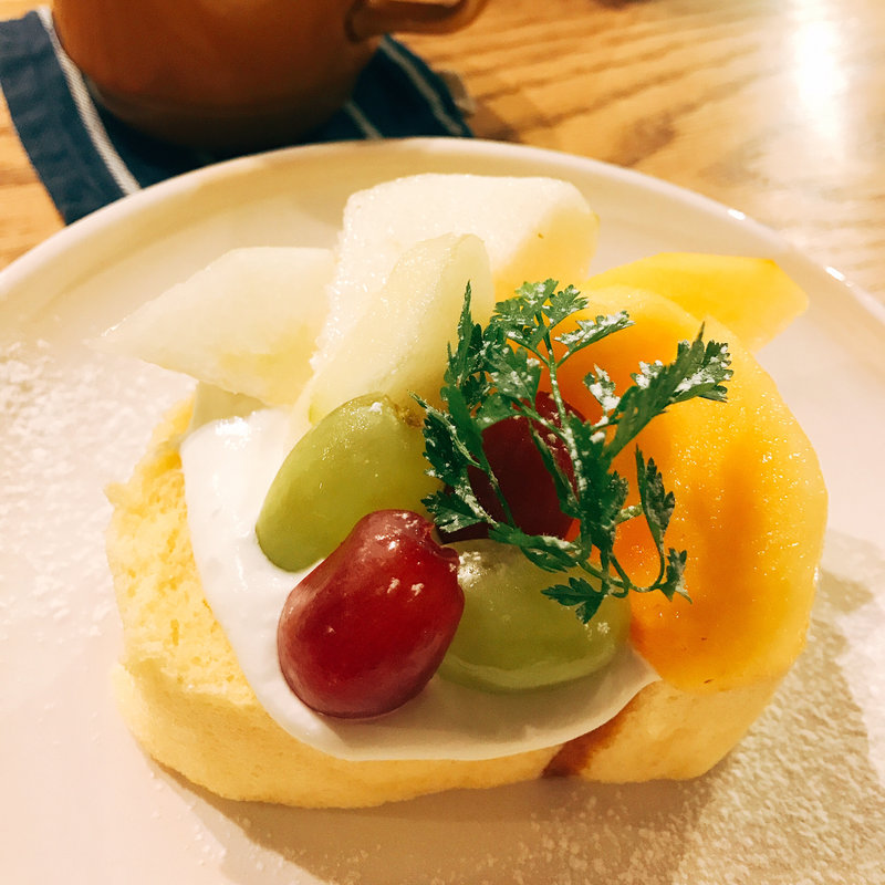 季節のフルーツのロールケーキ(STUDY （スタディ）)