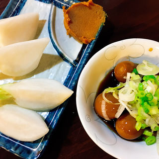 カブ味噌とうずらの卵の醤油漬け(紅とん 上野ユースロード店)