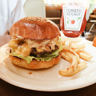 グリルドパインアップルバーガー(WEST WOOD BAKERS)