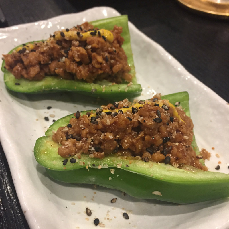 パリパリピーマンの肉詰め(焼き鳥 松元 西中洲本店)