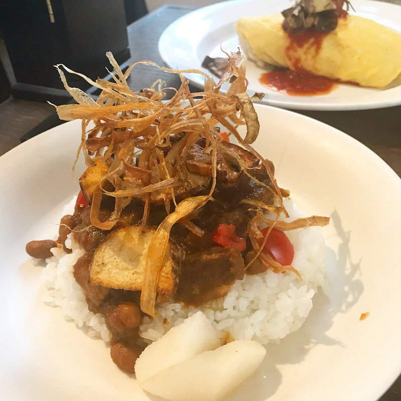 豚バラと根菜のカレー(mado cafe)