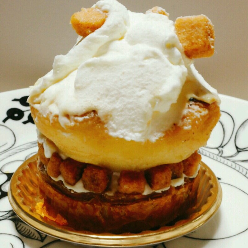 焼きりんごのチーズタルト(パティスリー エチエンヌ)