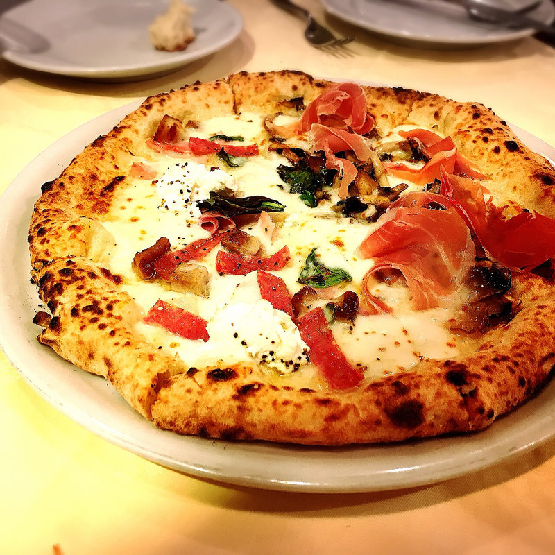 マチェラーラとフンギエゴルゴンゾーラ(ナプレ 南青山本店)