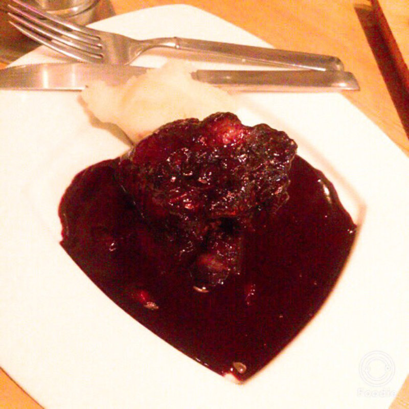 豚バラ肉のとろとろ赤ワイン煮込み(えびカニ喰酒iKURA)