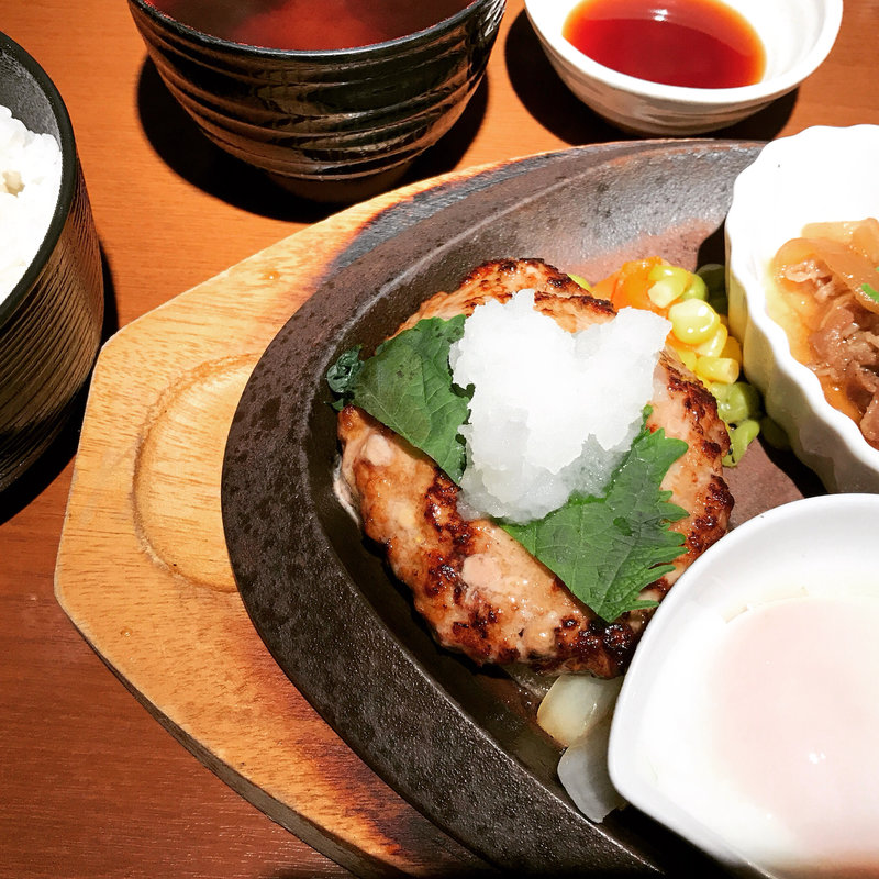 手作りハンバーグ＆焼肉＆温玉(貸切・個室 麦酒酒場 フーズ＆ビア アレグレ)