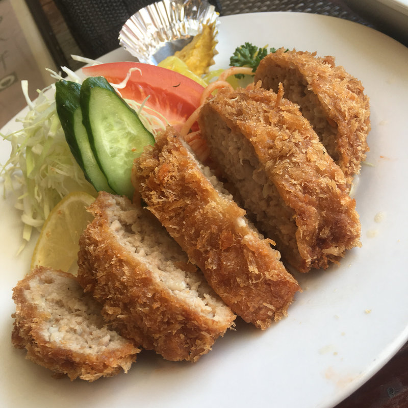 ビッグ豚メンチかつ(洋食屋 にゅうとん)