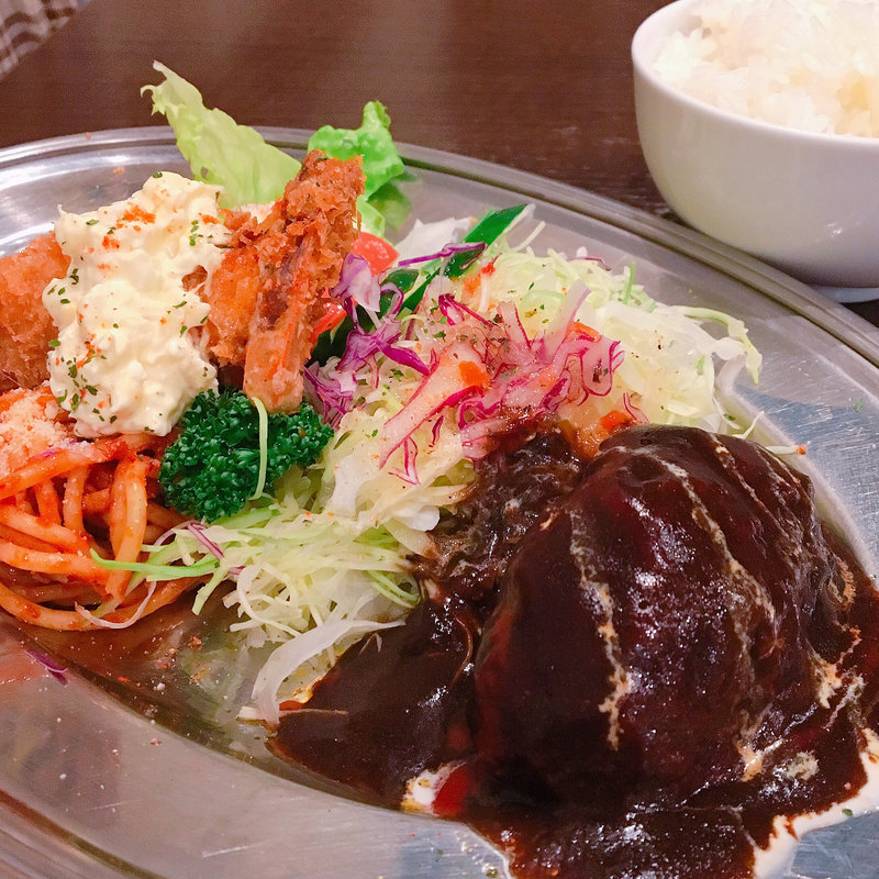 ハンバーグとエビフライ(キッチン ゴン 京都駅ビル店 )