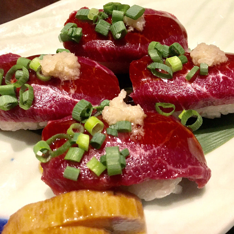 馬刺し寿司(炭火道場別邸)