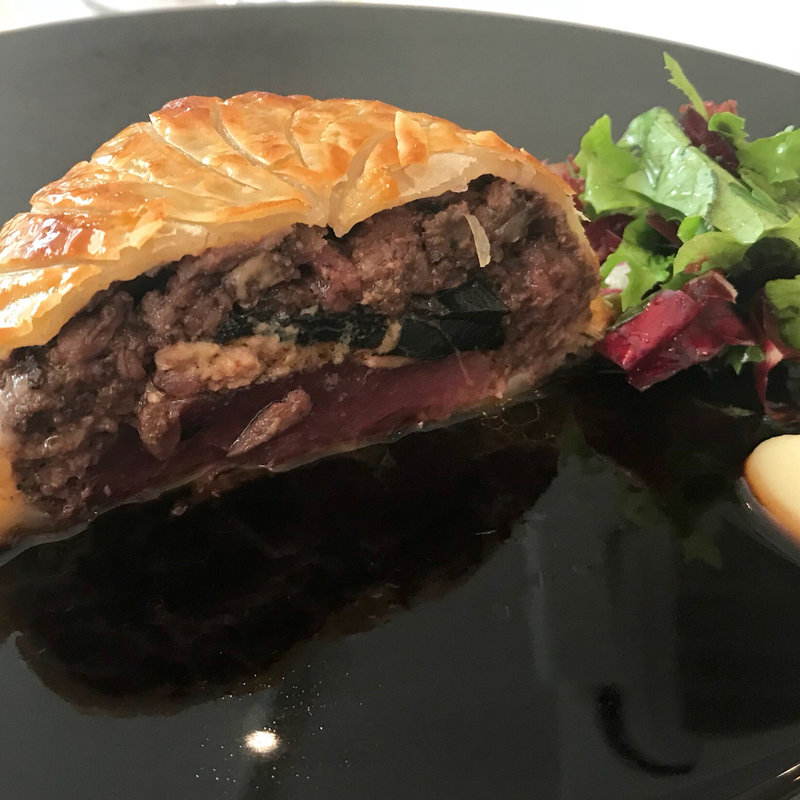 蝦夷鹿のパイ包み焼き(レストラン ラ クレリエール)