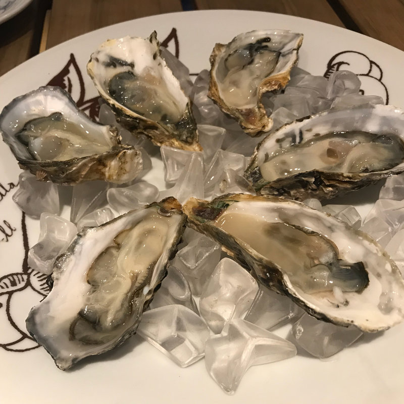 神の生牡蠣(ホメラ テキサコ カフェ アンド テーブル （HOMELLA TEXACO CAFE AND TABLE）)