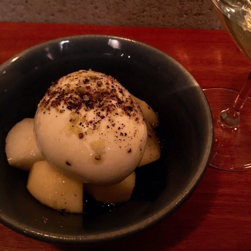 すごく美味しいモッツアレラと洋梨(あつあつ リ・カーリカ)