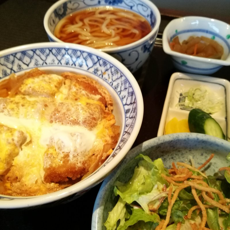 かつ丼ランチ(手打蕎麦 加寿屋)
