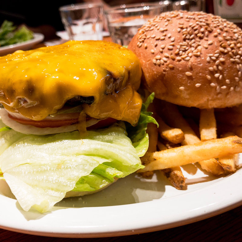 チーズバーガー(ハミングバーズヒル （Hummingbirds’hill）)