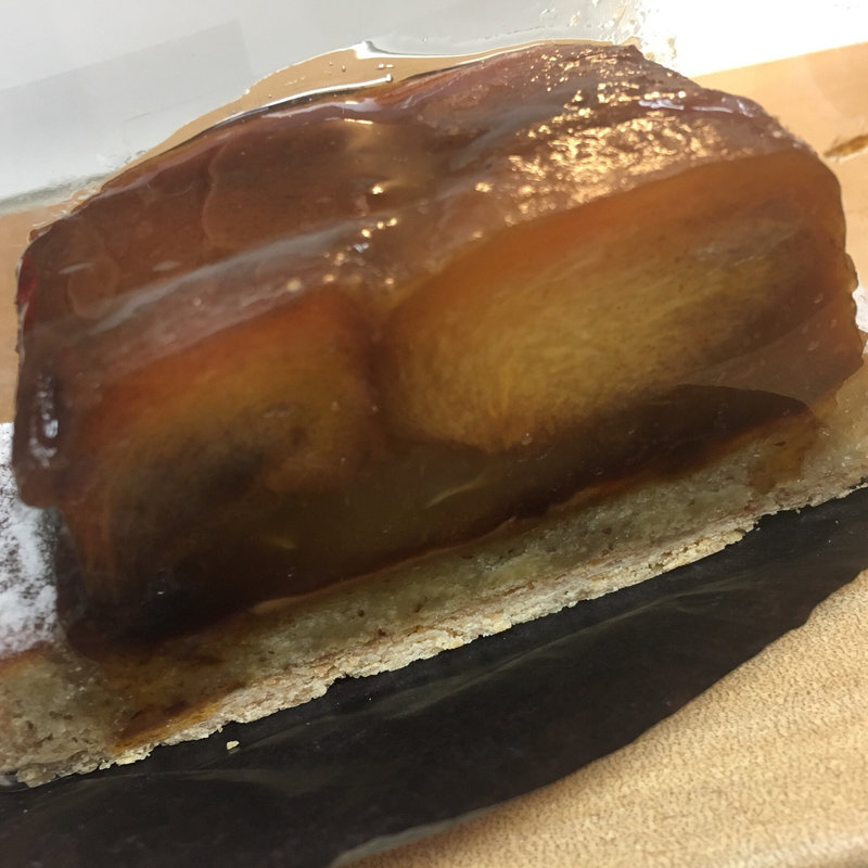 柿とりんごのタルトタタン(PATISSERIE ASAKO IWAYANAGI)