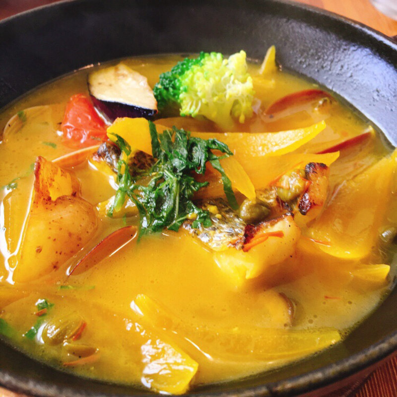 白身魚のグリエ サフランのスープ仕立て(クラブハリエ ジュブリルタン （CLUB HARIE J'oublie le temps）)