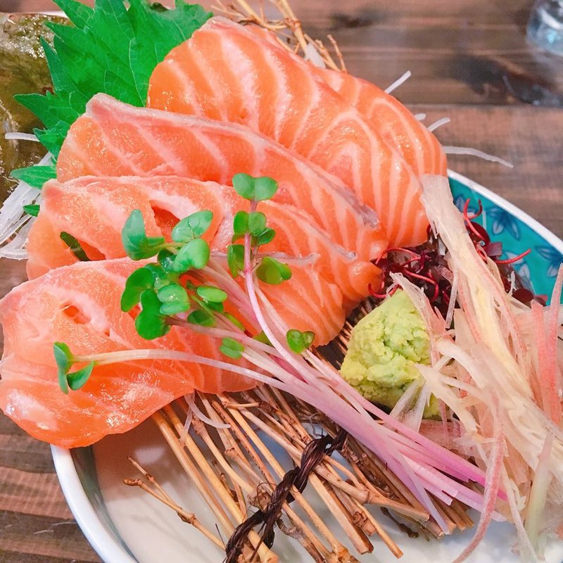 ノルウェー生サーモン造り(活魚専門 隆勢丸)