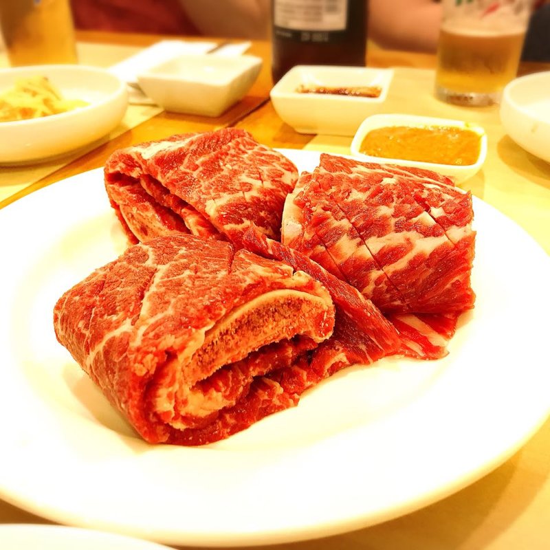 骨付き生カルビ(世宗)