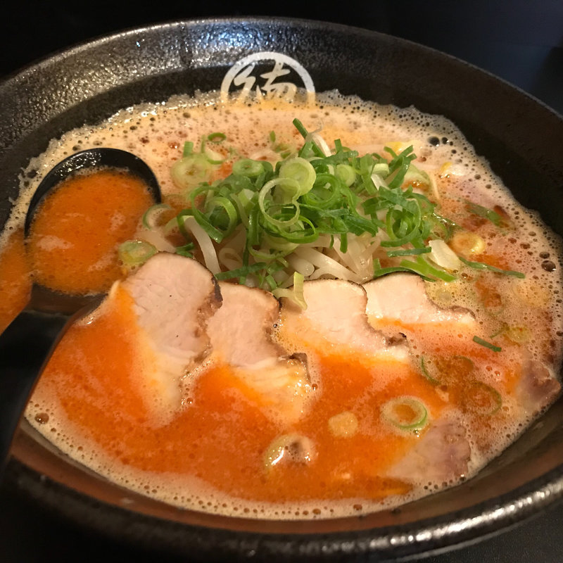 辛味噌とんこつらーめん(博多徳兵衛)