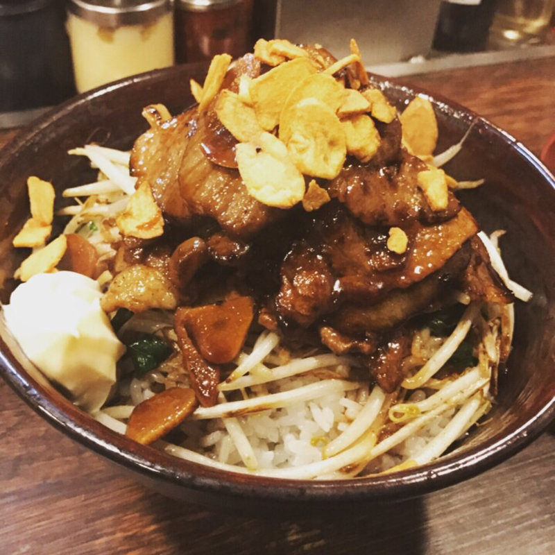 頂すたみなトンテキ丼(伝説のすた丼屋 お茶の水店)