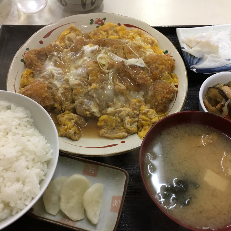 カツとじ定食(三浦や)