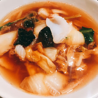 五目入り醤油味スープ麺(慶家菜)
