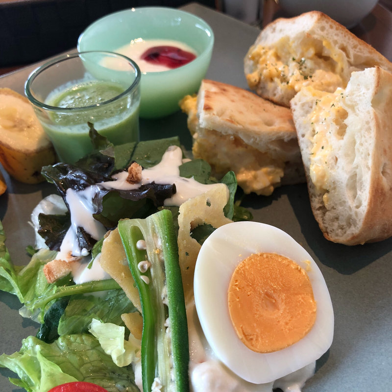 朝カフェ〜たまマヨフォカッチャ〜(滝の流れるカフェ ら・さぼうる 高石)