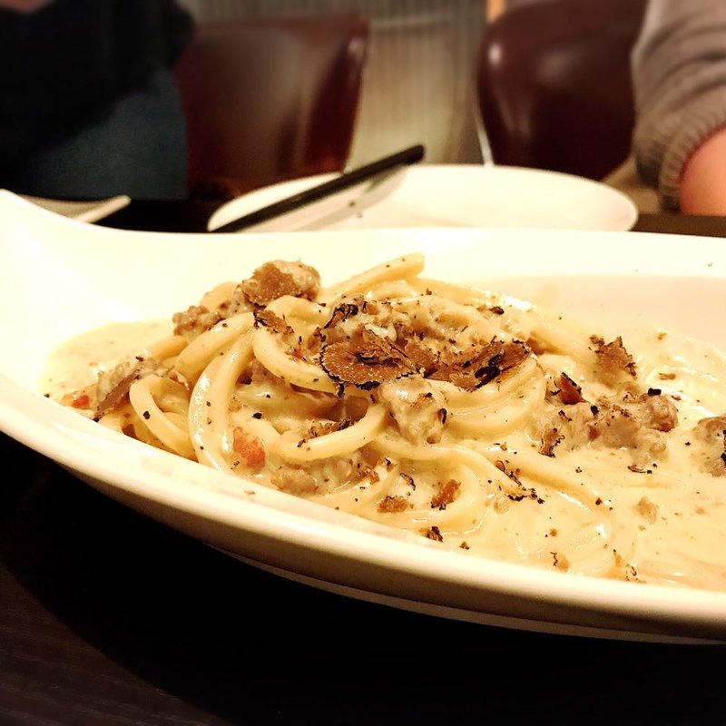 自家製ソーセージとポルチーニ、黒トリュフのウンブリチェッリ(イーターブル （eatable）)