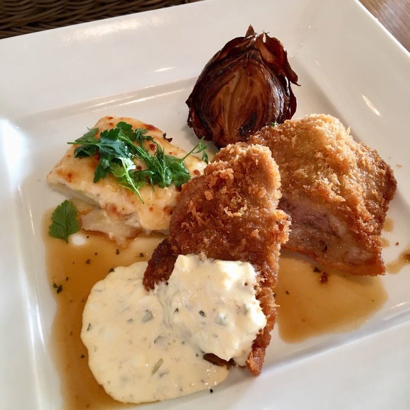 鹿児島産もち豚フィレのカツレツ ポテトグラタン添え(TOOTH TOOTHParadise Kitchen （トゥーストゥース　パラダイスキッチン）)