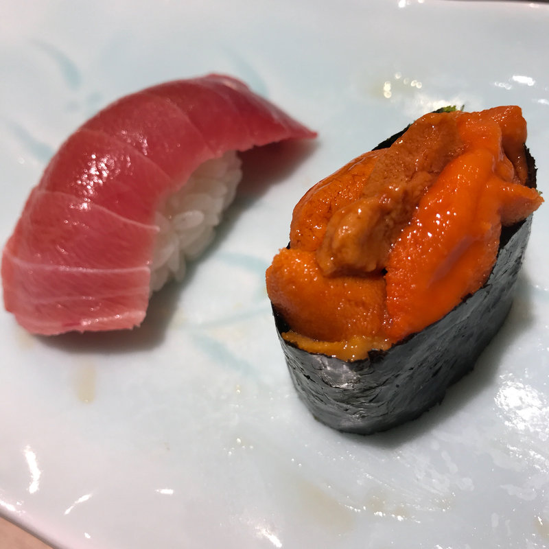 うに、中トロ(写楽 赤坂店 （しゃらく）)