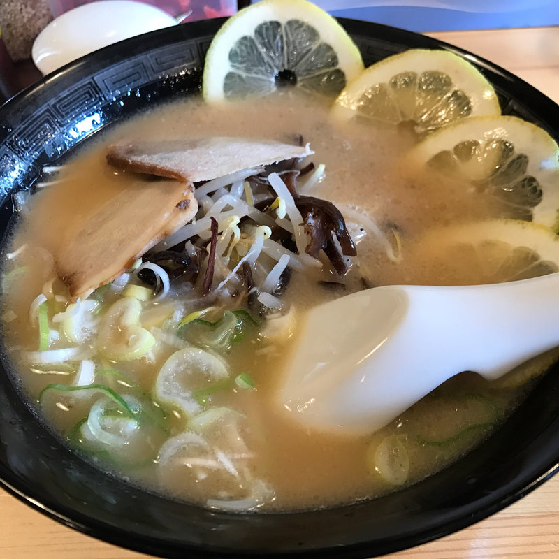 レモンラーメン(ラーメン花道)