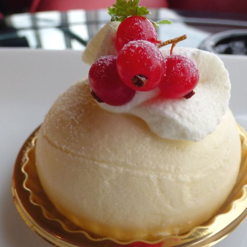 ムースヨーグルトピーチ（ケーキセット）(ラウンジ ダコタ フォレスト・イン 昭和館)