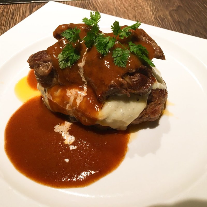 ハンバーグ(焼肉ますお 新宿本店)