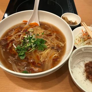 羊肉麺 (台湾担仔麺 )