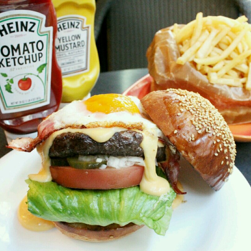 神戸牛エッグハンバーガー(マルシェ デ ジュウバン （Marche de Jyuban）)