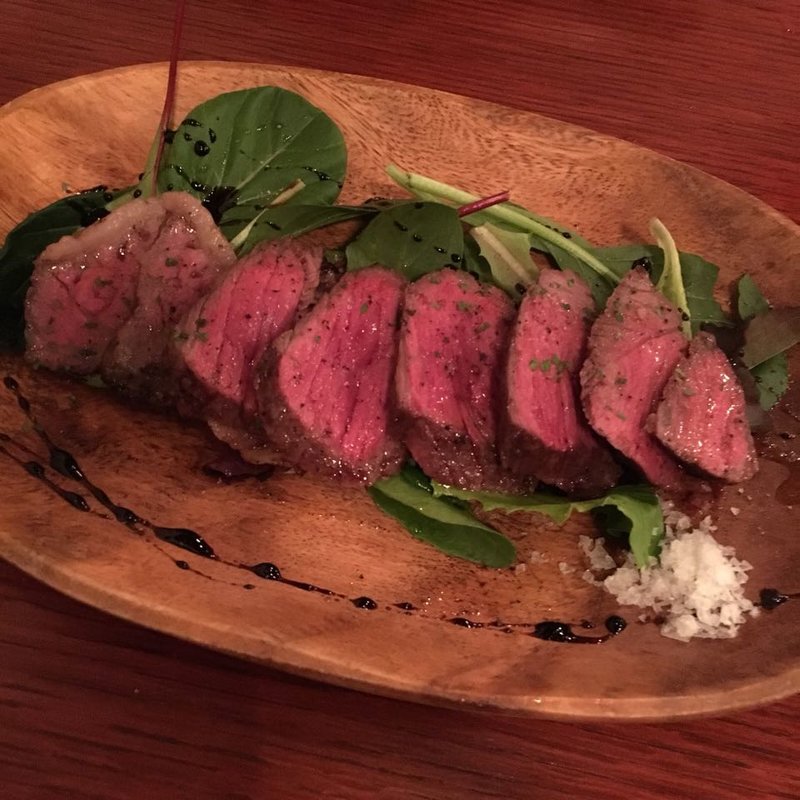 六甲牛 イチボ炭火焼(元町バール Cheers)