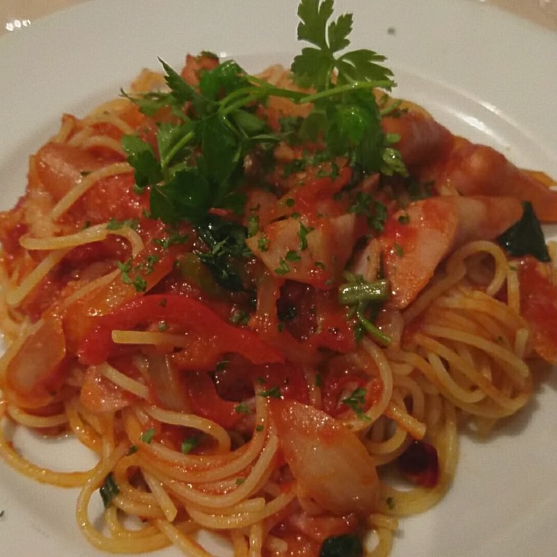 ソーセージとベーコンのアラビアータ(ミスト （La cucina Italiana trattoria Misto）)