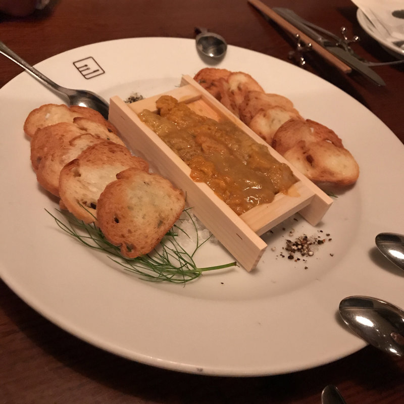 生ウニのガーリックトースト(魚介とワイン ビストロ シロ.)