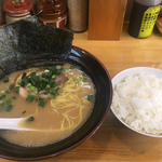 とんこつラーメン(武者がよか)