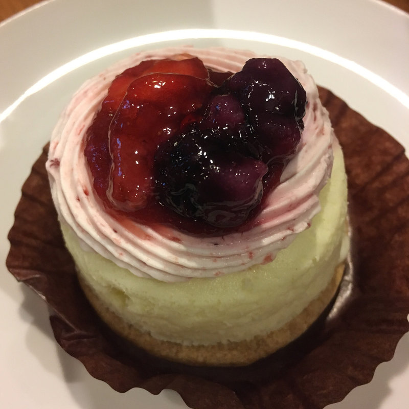 ミックスベリー&クッキーチーズケーキ(スターバックスコーヒー 福岡赤坂門店)