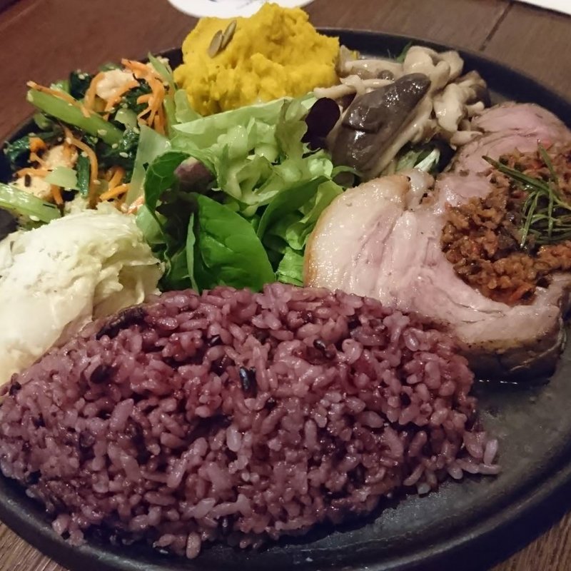 GLOU GLOU PLATE ローストポーク タプナードソース(GLOU GLOU REEFUR （グルグル リーファー【旧店名】ロザリー）)