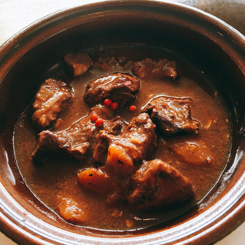 猪肉のブルギニオン(山のテーブル)