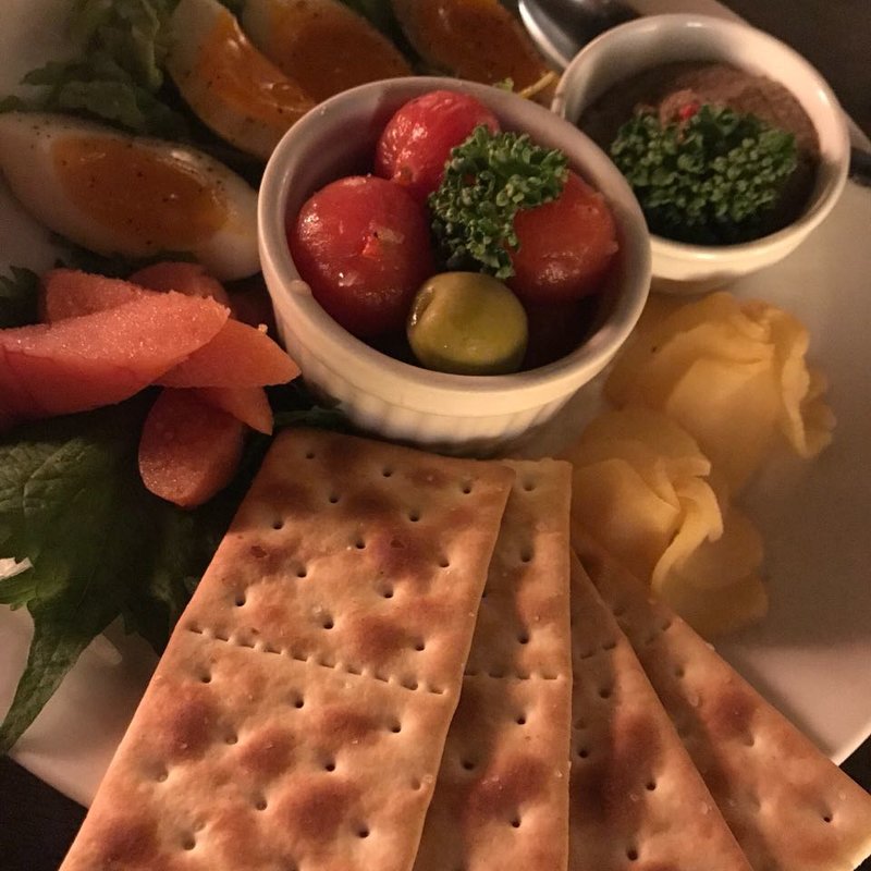 燻製6種盛り合わせ  (燻製半熟玉子、燻製タクアン・燻製タラコ、大山鶏のレバーパテ、トマトとオリーブのマリネ)(nakameguro 燻製 apartment)