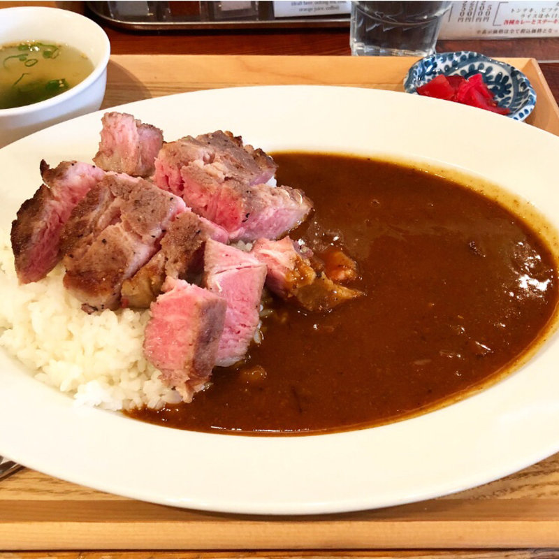 トンテキカレー(食堂 肉左衛門)