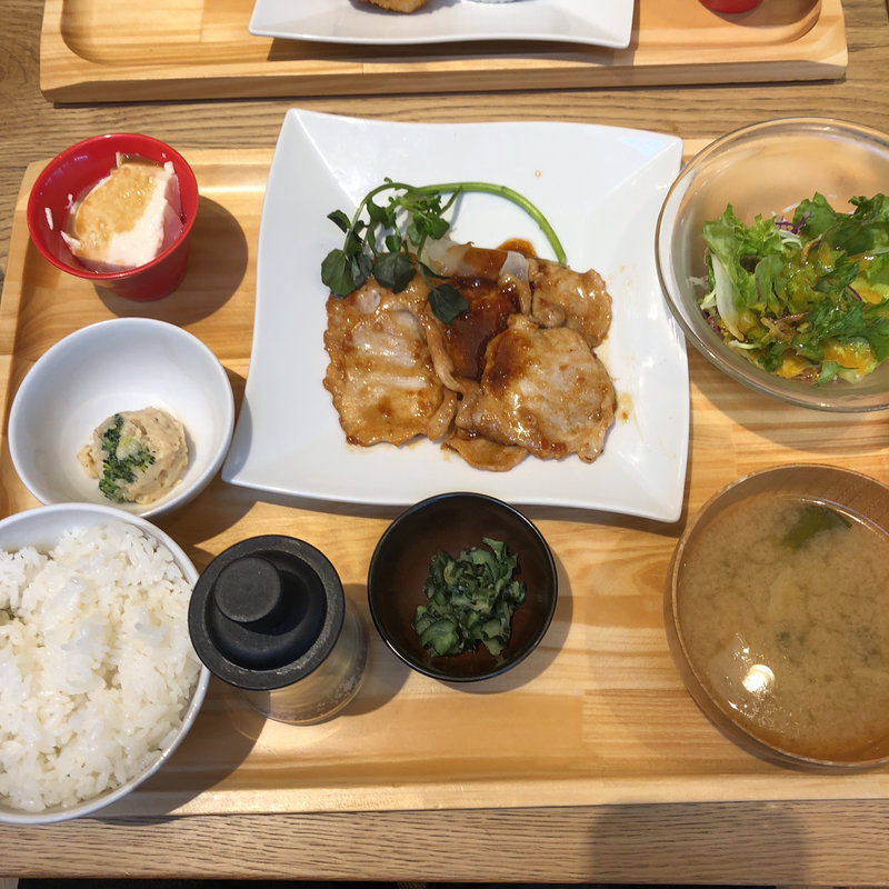 那須高原豚生姜焼き定食(おぼんdeごはん 海老名食堂)