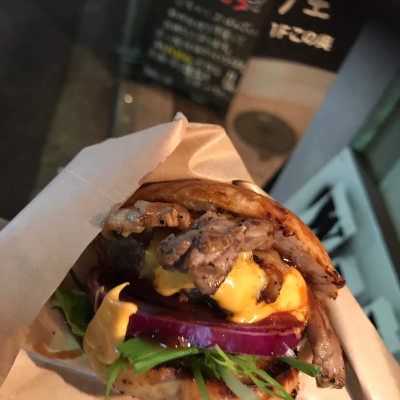 ベーコンチーズバーガー(Weekendcraftburger)